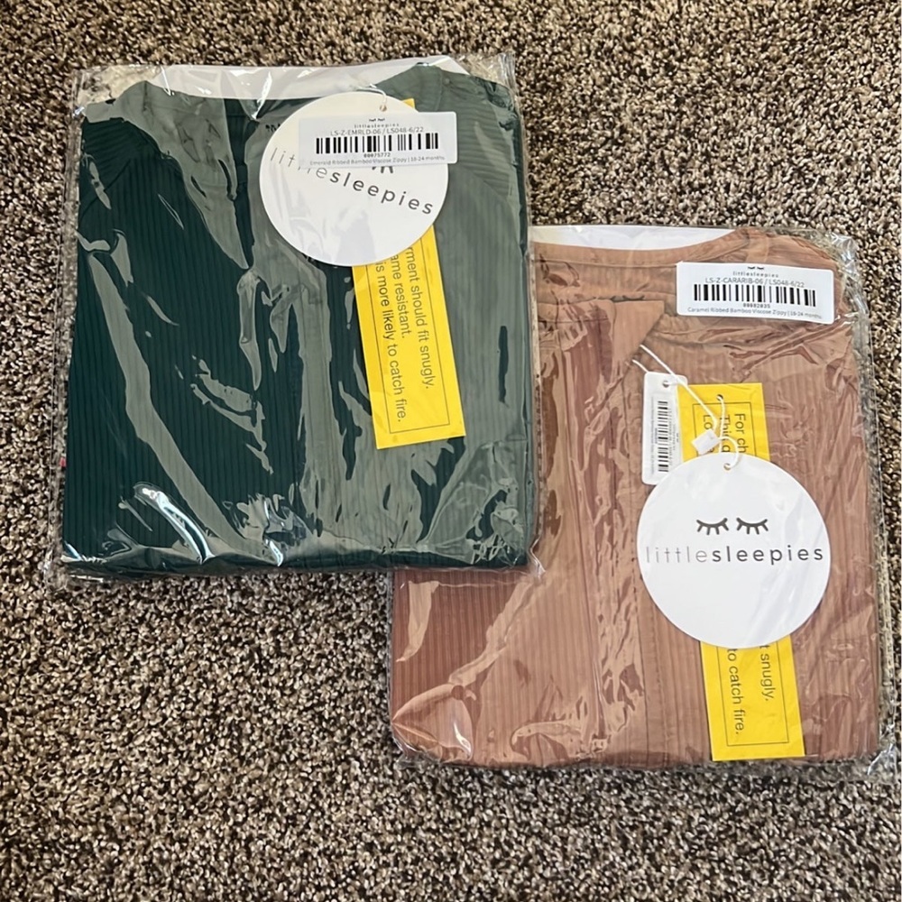 Little sleepies zippies new in bag 18-24 size
Caramel and Emerald Ribbed